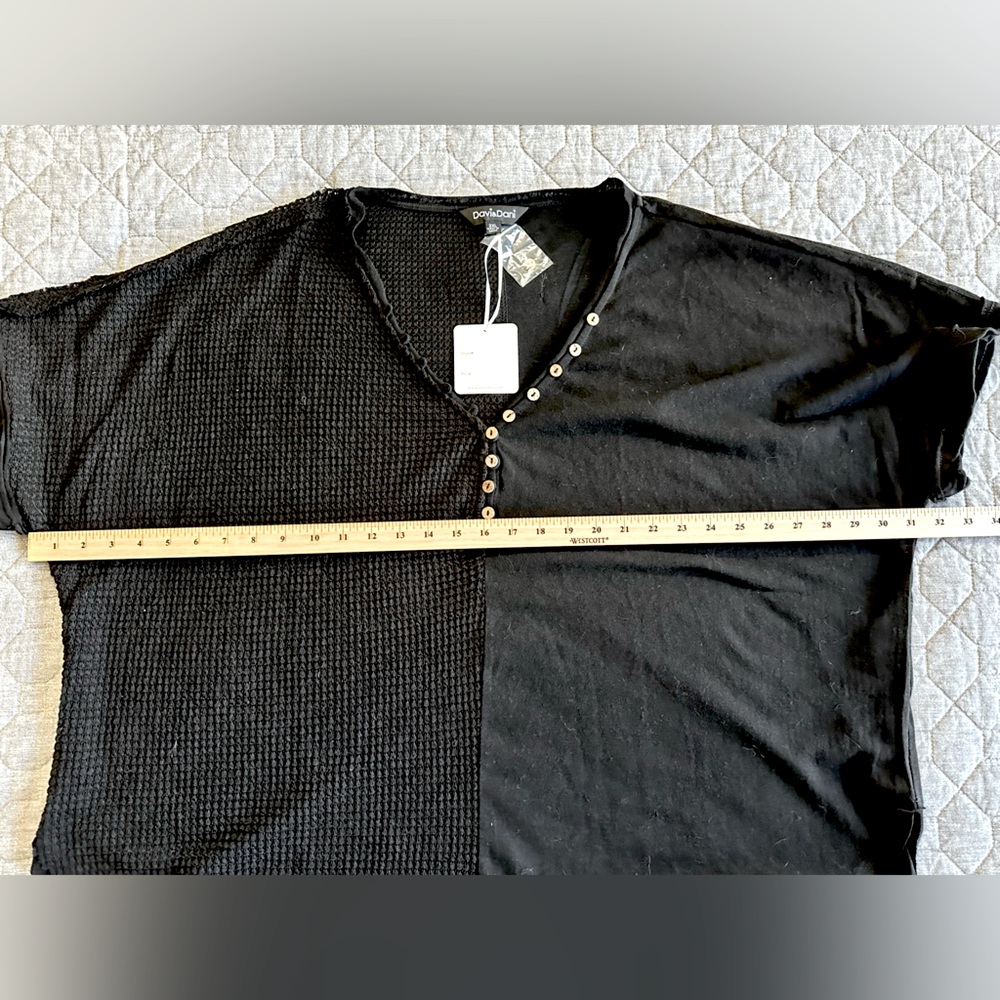 NWT Davi & Dani oversized henley-style mixed fabric button T-shirt - size 2XL - Picture 11 of 12